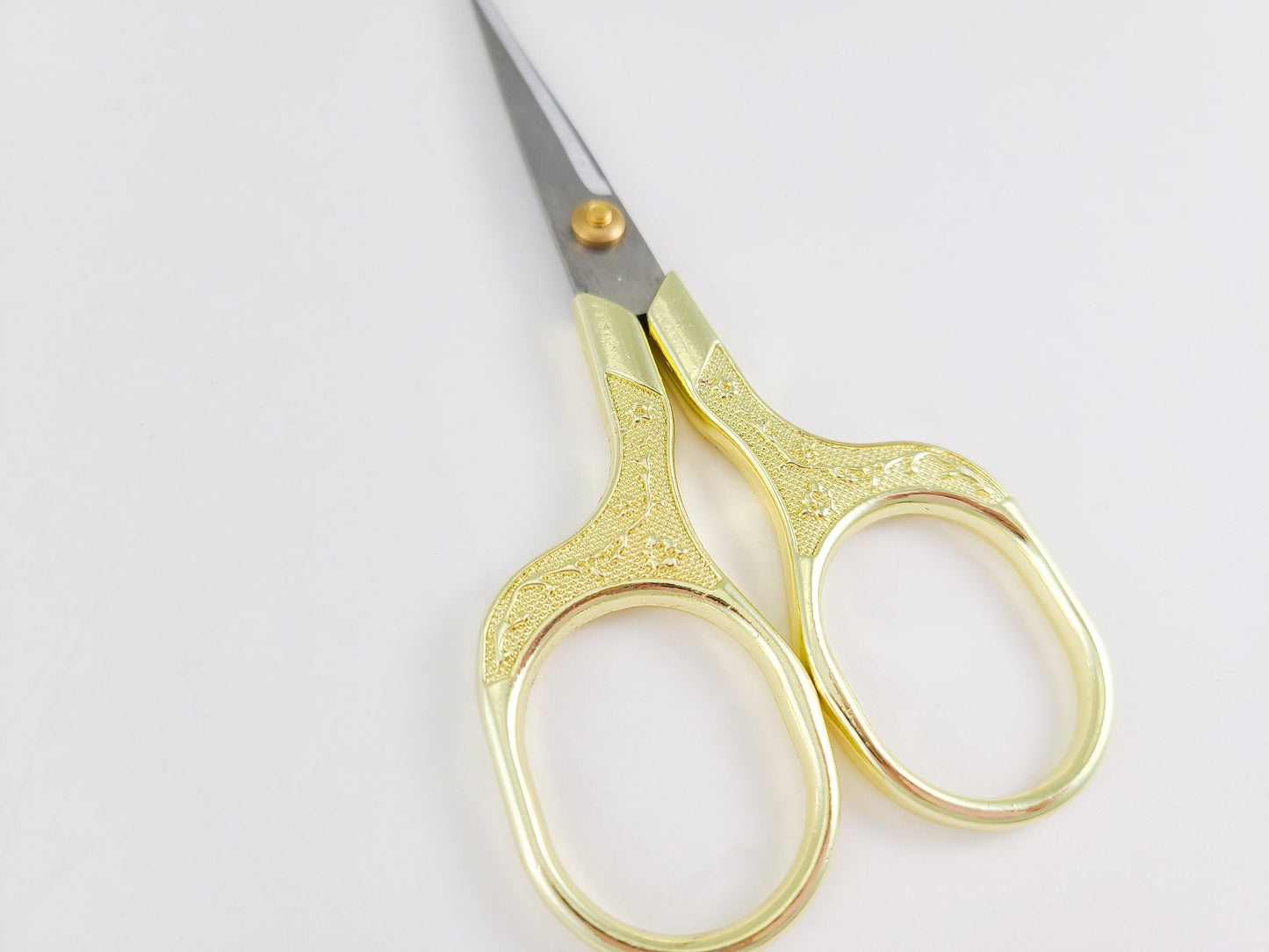 Sharp 5 inch Embroidery Scissors - TSA Compliant