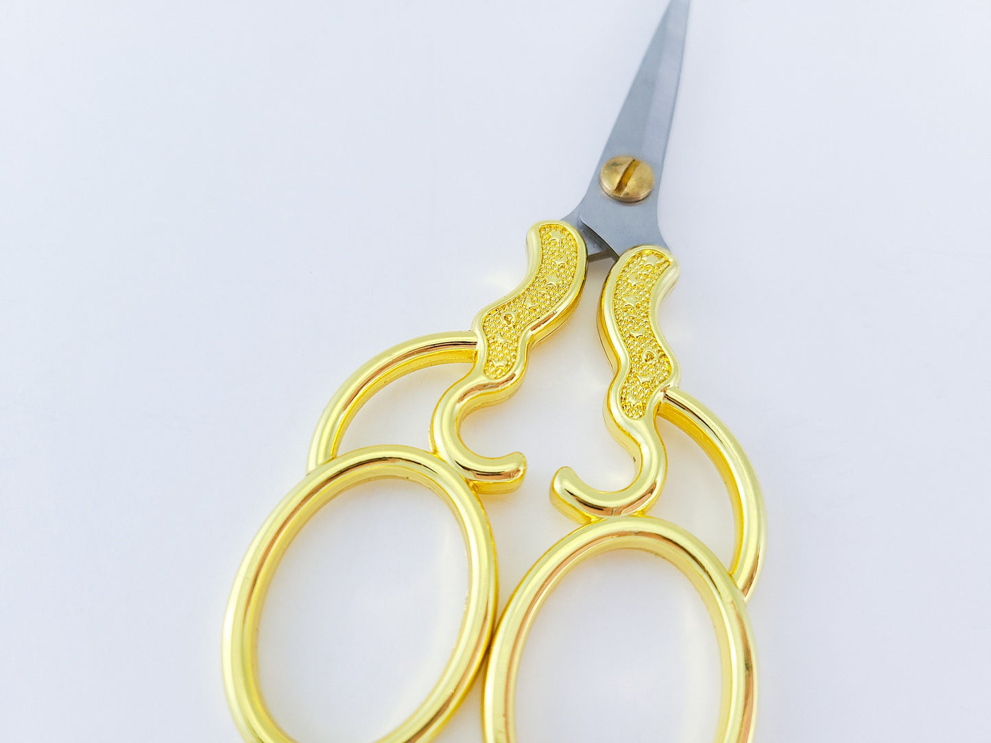 Sharp 5 inch Embroidery Scissors - TSA Approved Scissors